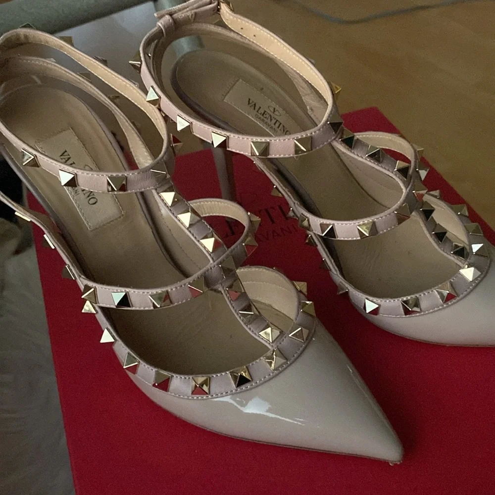 Valentino Garavani Rockstud Heels sz 37.5 - Picture 5 of 10